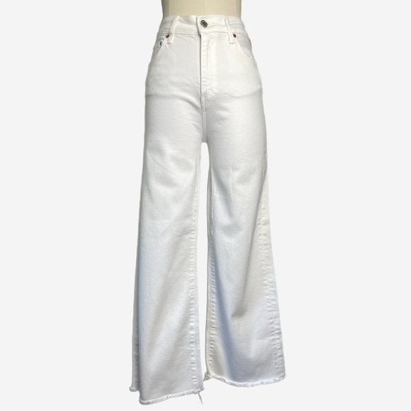 Zara Denim - Zara Marine Straight Jeans in White high waist raw hem wide leg cropped size 4